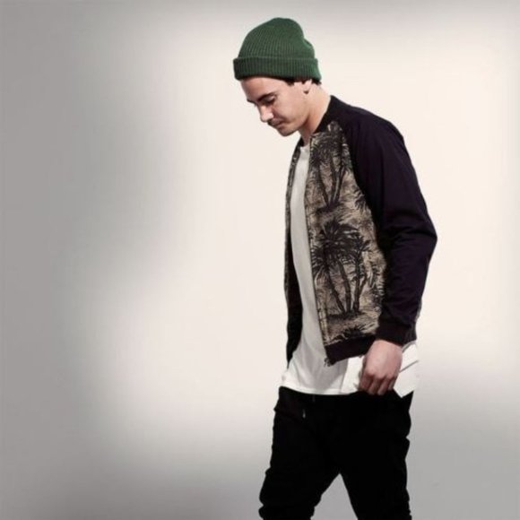 ZANEROBE Kapu BOMBER Palm CAMO Print  ZIP Pocket JACKET L - Picture 1 of 4